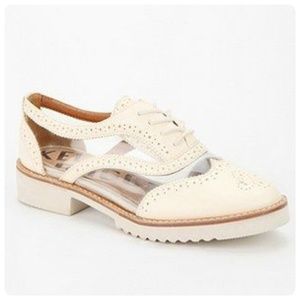 Kelsi Dagger Cream Mylar Oxford | 6M